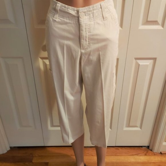 NEW RIDERS BY LEE BEIGE CAPRI W/POCKETS, FRONT, BACK & SIDE OF KNEES SIZE 6 - Picture 1 of 6